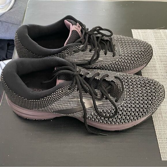 Brooks purple black Revel 2 laced low top running tennis shoes athletic men’s 10